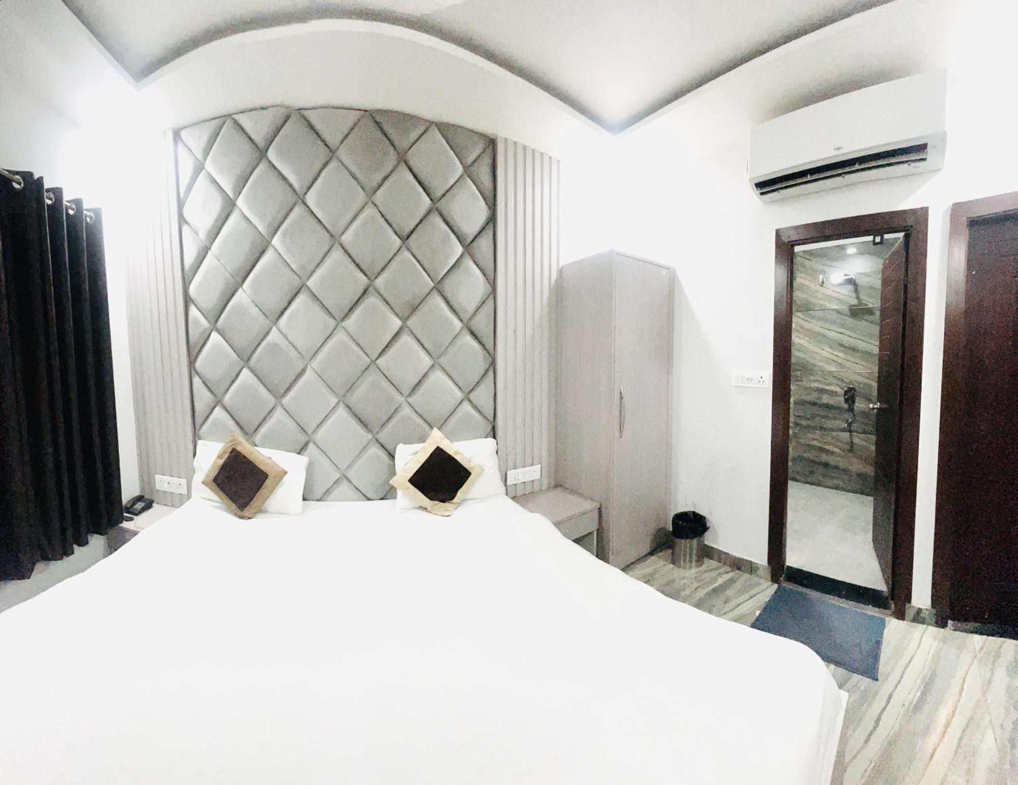 Hotel Green Apple Bareilly Eksteriør billede