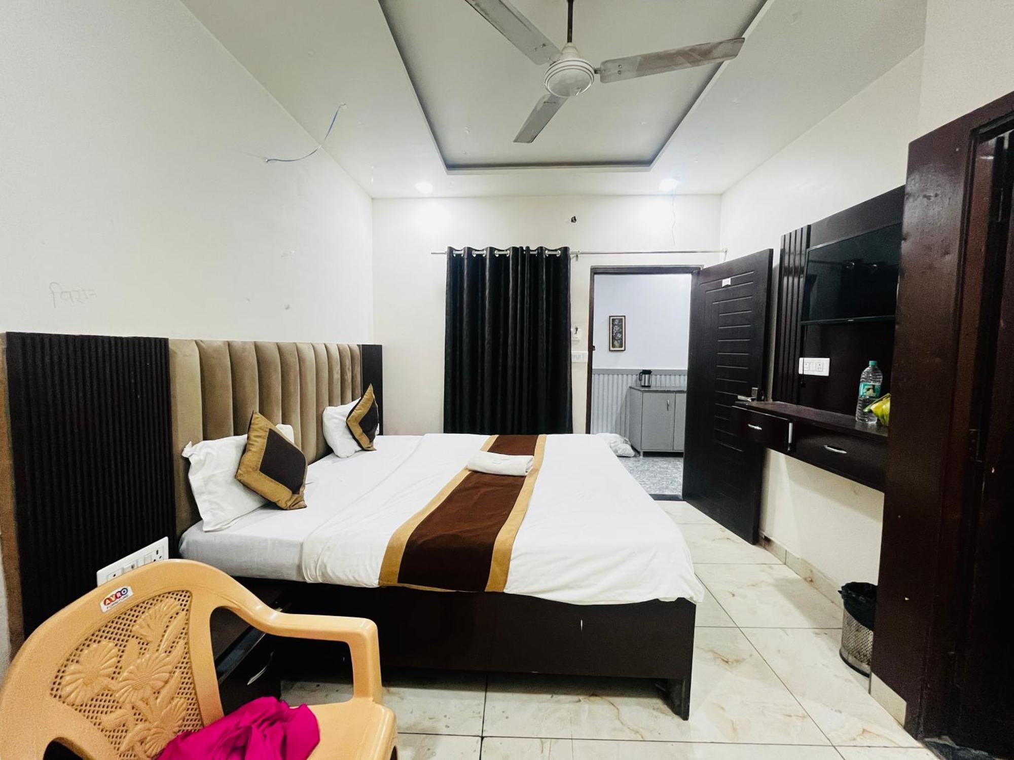 Hotel Green Apple Bareilly Eksteriør billede