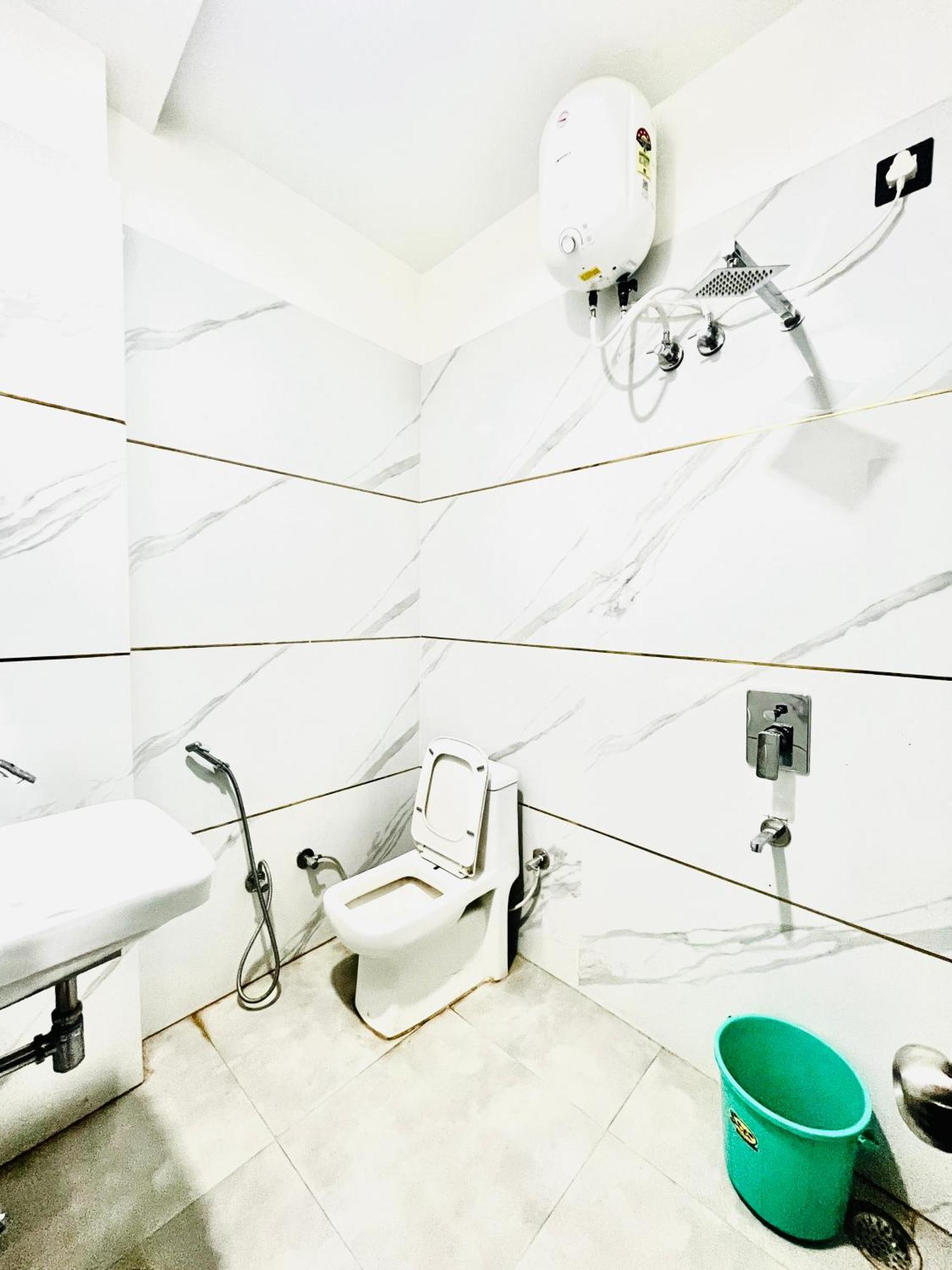 Hotel Green Apple Bareilly Eksteriør billede